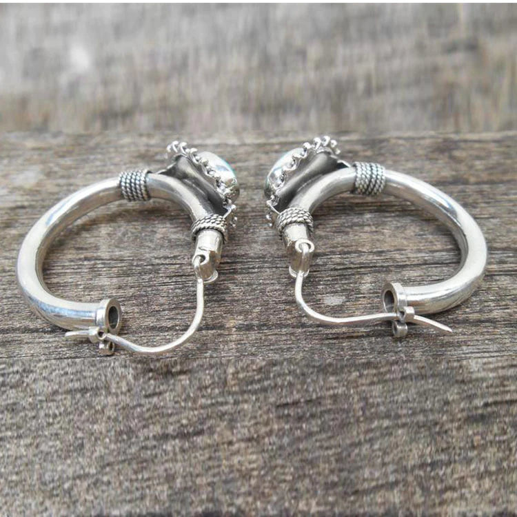 Pendientes elegantes de plata esterlina con turquesa