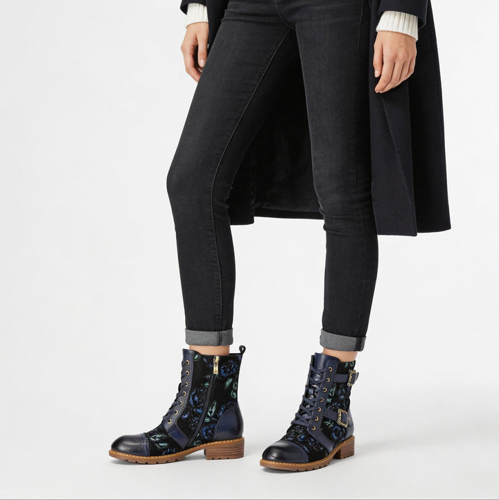 Emma — Botines Planos con Encaje Elegante
