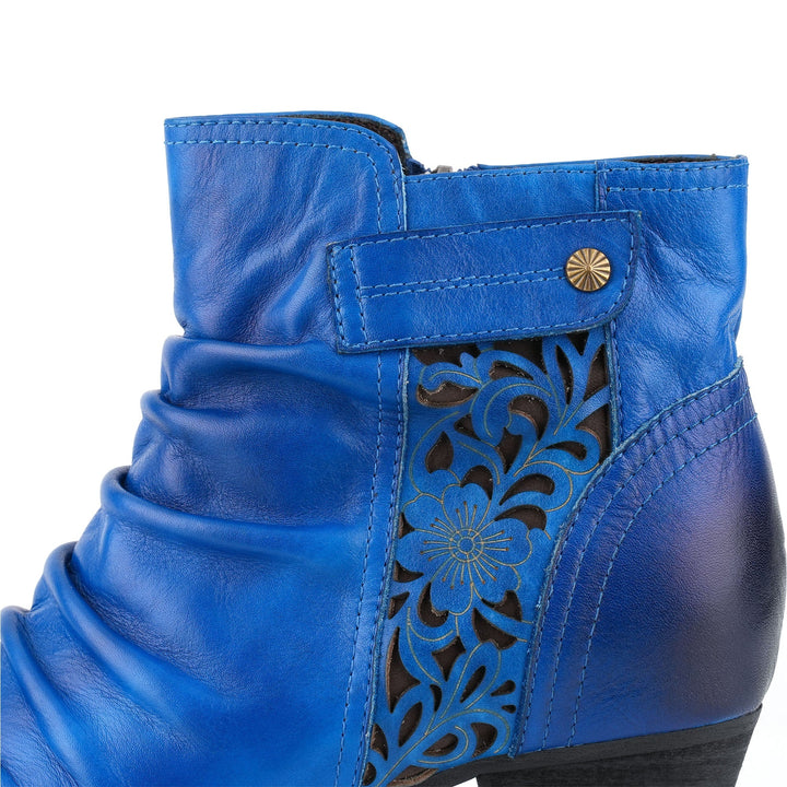 Amaia — Botines Azules con Recortes Florales