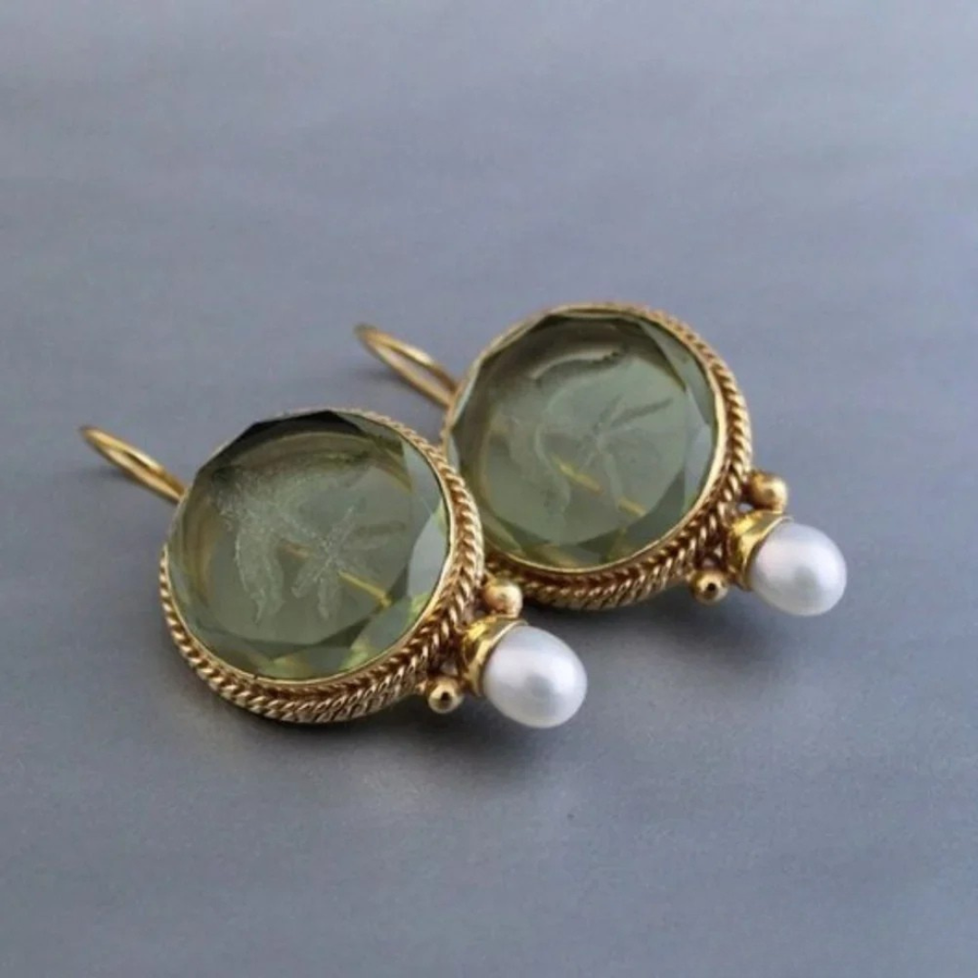 Pendientes Clásicos Retro con Piedras Verdes y Perlas