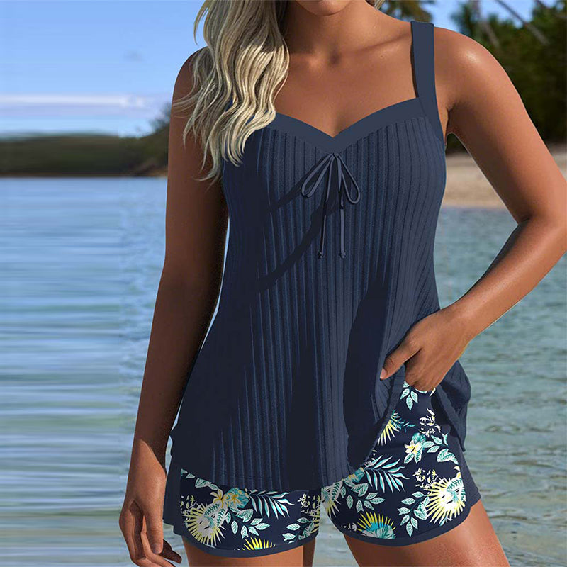 Carla - Traje de Baño de Rayas con Short de Playa