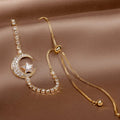 Pulsera con Colgante de Luna en Circonio y Oro