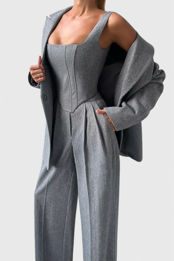 Evena Traje de Pantalón para una Elegancia Confiada
