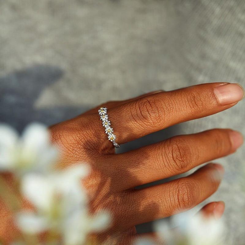 Anillo Margarita – Plata y Dulzura Pintada