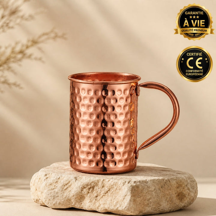 PAUSE DORADA — TAZA MARTILLEADA EN COBRE ARTESANAL