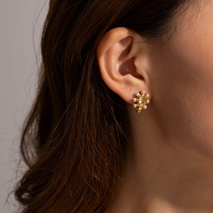 Pendientes Sofisticados de Oro con Perla
