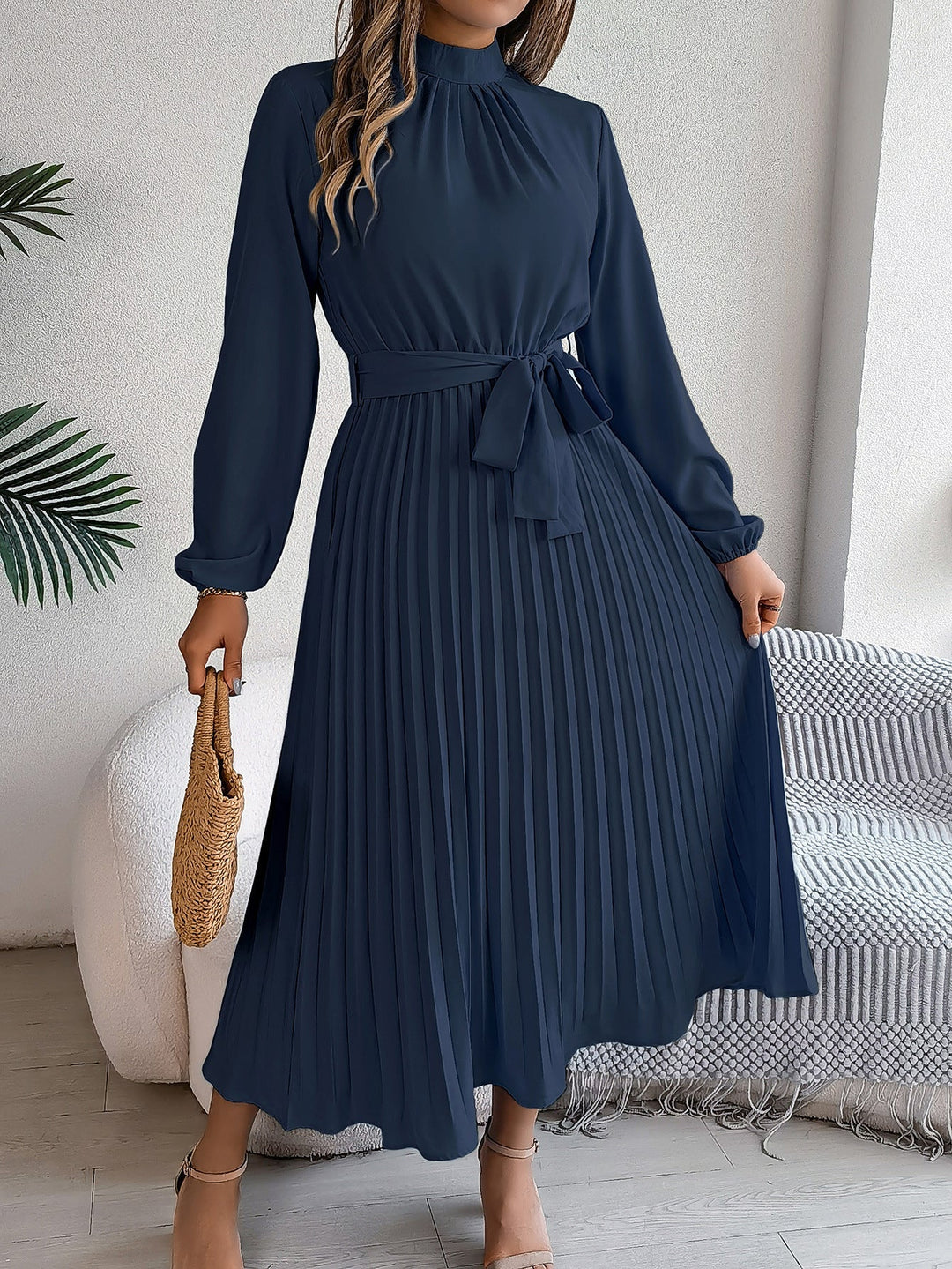 Martine | Vestido Maxi Plisado con Cinturón Elegante