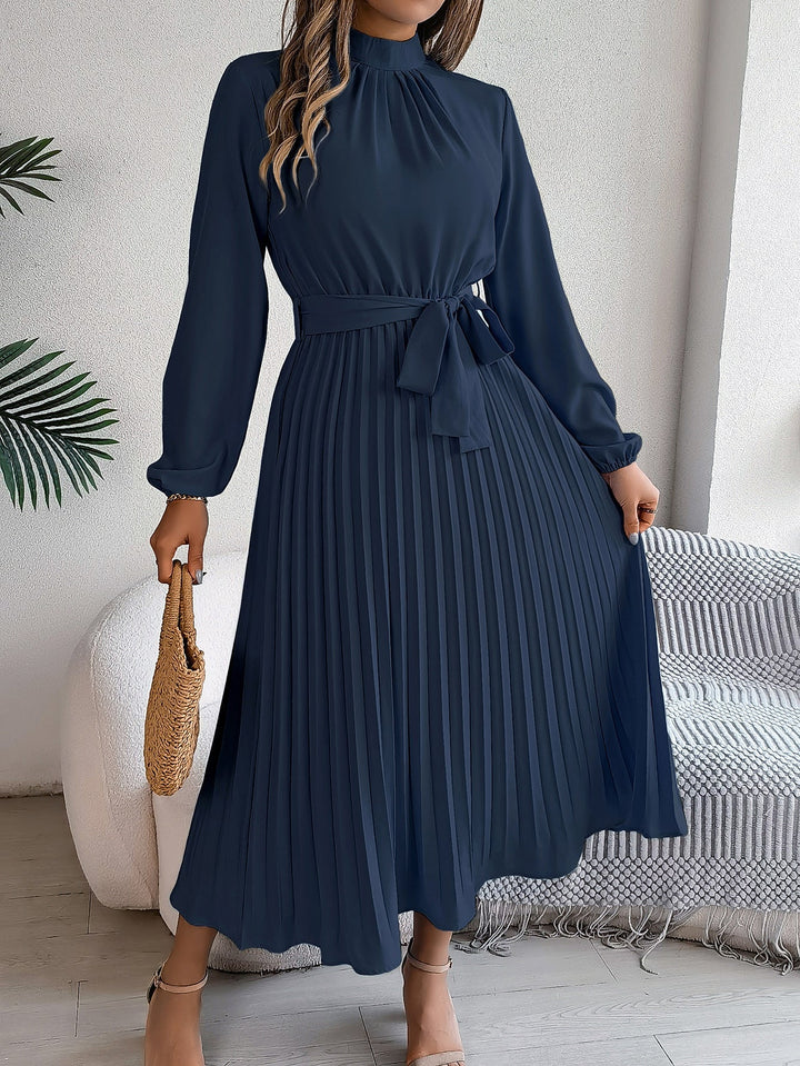 Martine | Vestido Maxi Plisado con Cinturón Elegante