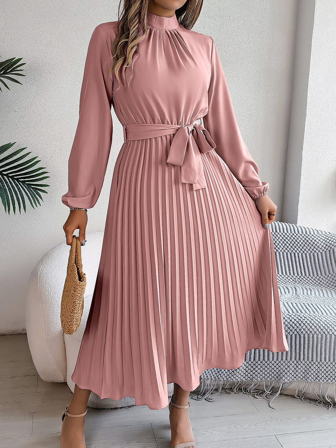 Martine | Vestido Maxi Plisado con Cinturón Elegante