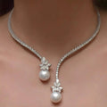 Collar elegante brillante con perlas de plata de ley
