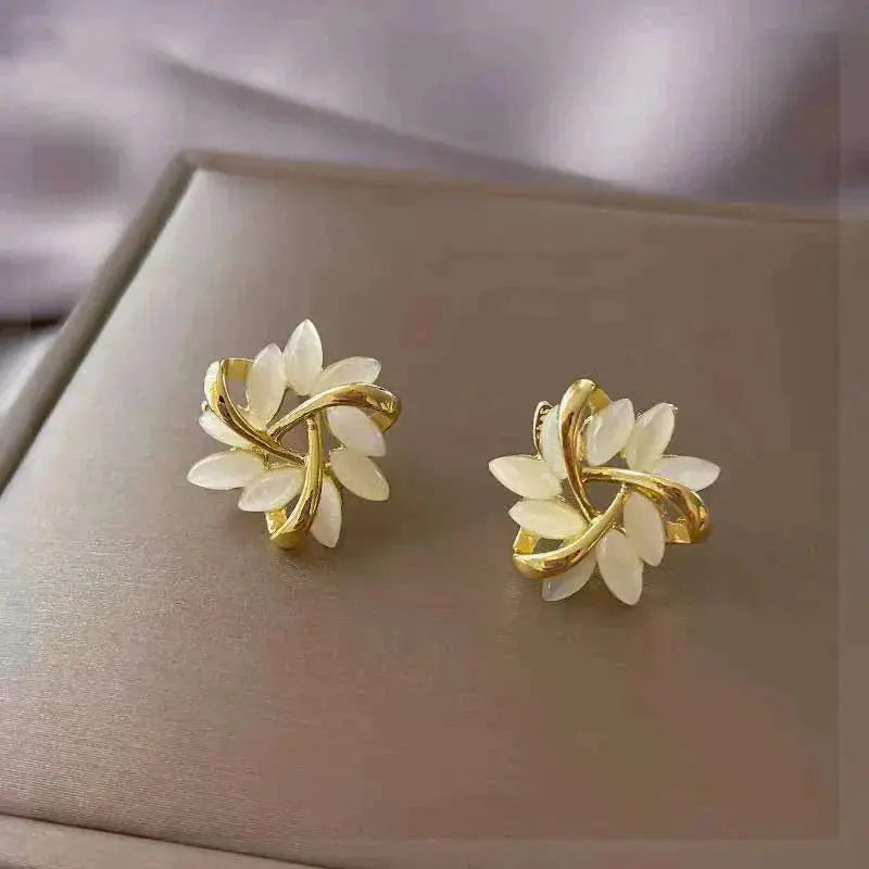 Pendientes de Stud Ópalo Blanco