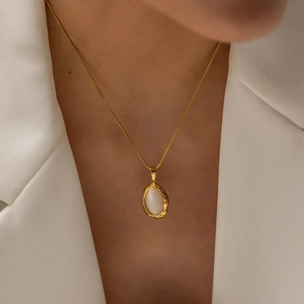Collar de Oro Chapado con Ópalo Ojo de Gato Ovalado