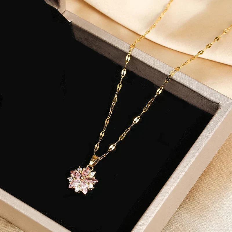Collar Sakura Rosa Romántico de Acero Inoxidable