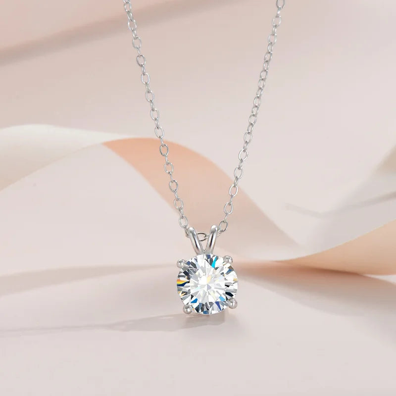 Collar Exclusivo de Plata Esterlina con Moissanita