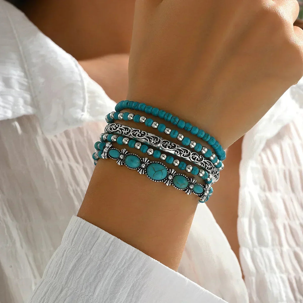 Conjunto de pulseras boho con perlas turquesas