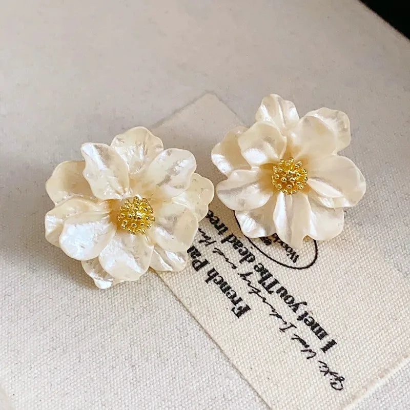 Pendientes Chic de Botón en Acrílico Blanco