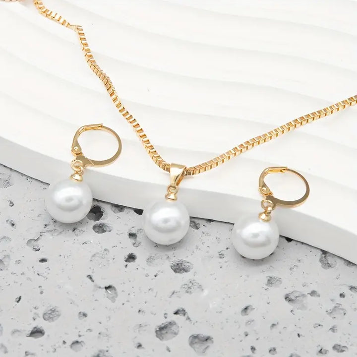Conjunto de joyas elegantes con perlas