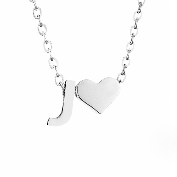 Collar Inicial Intemporal con Colgante en Forma de Corazón