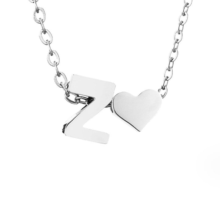 Collar Inicial Intemporal con Colgante en Forma de Corazón