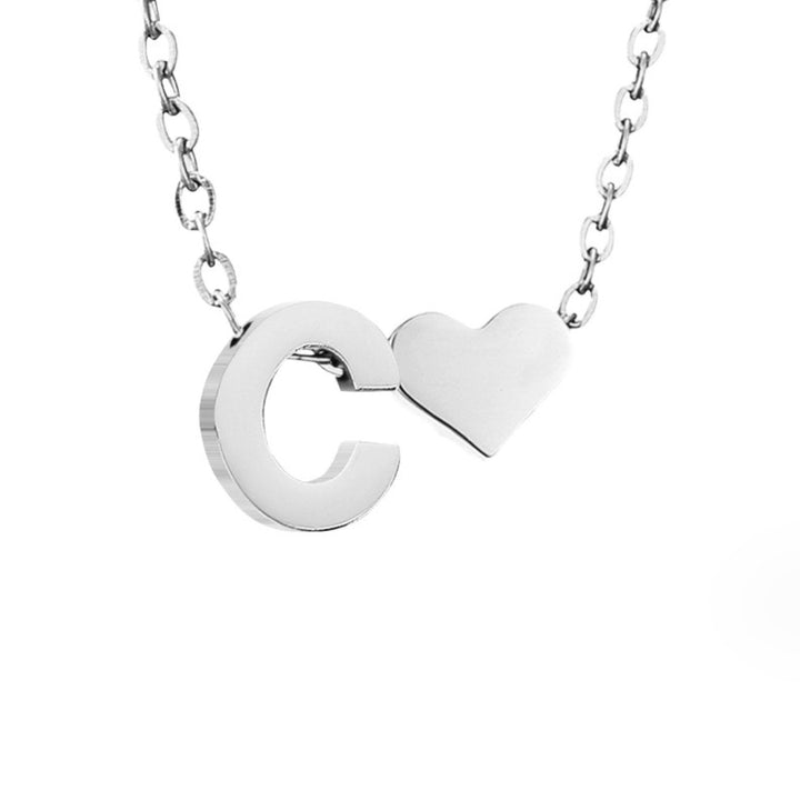 Collar Inicial Intemporal con Colgante en Forma de Corazón