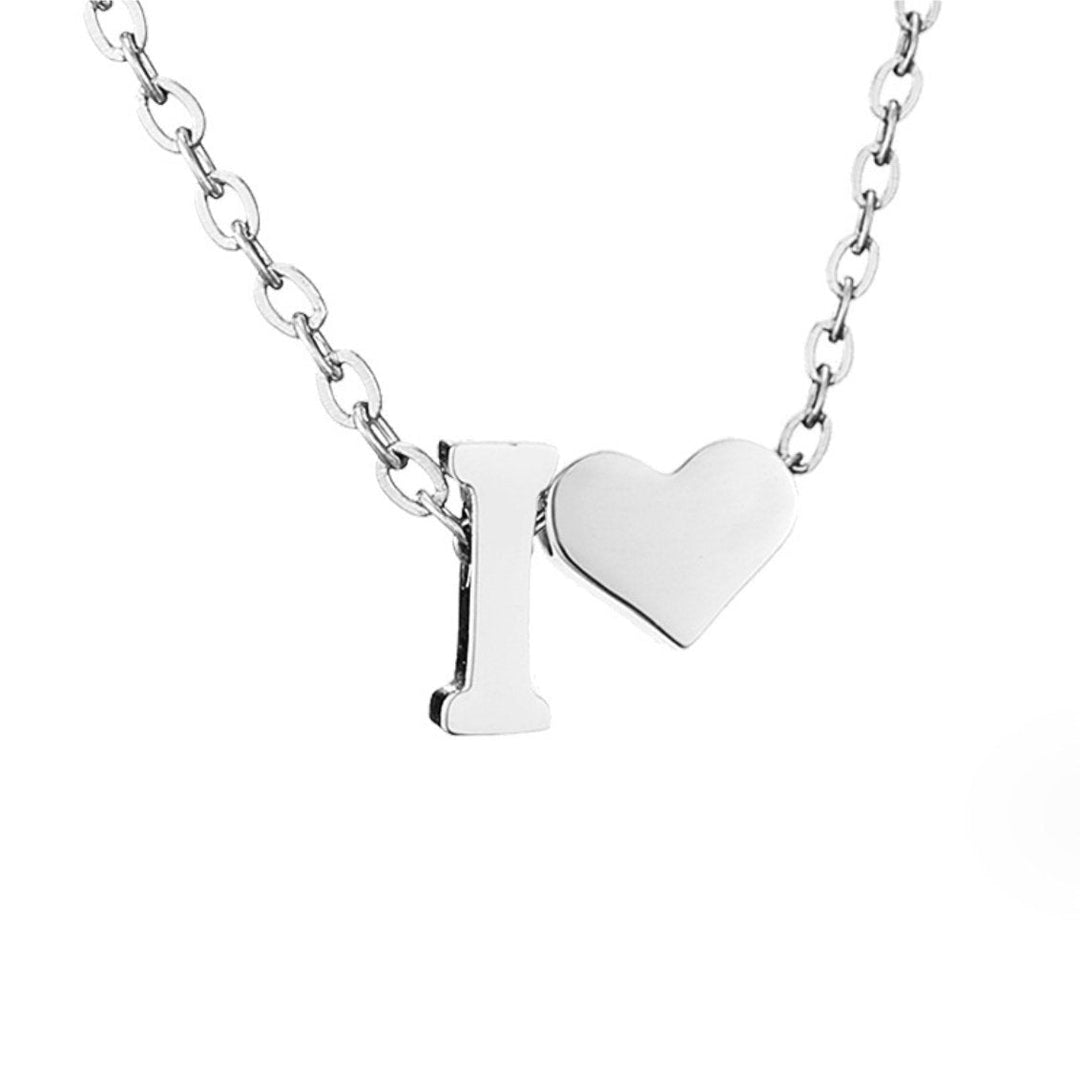 Collar Inicial Intemporal con Colgante en Forma de Corazón