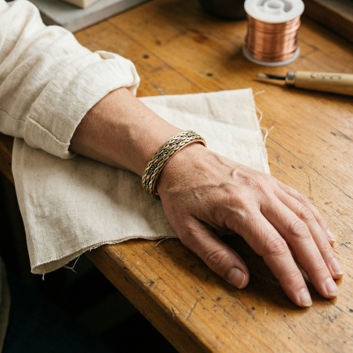 Pulsera de Cobre Trama — Leonor