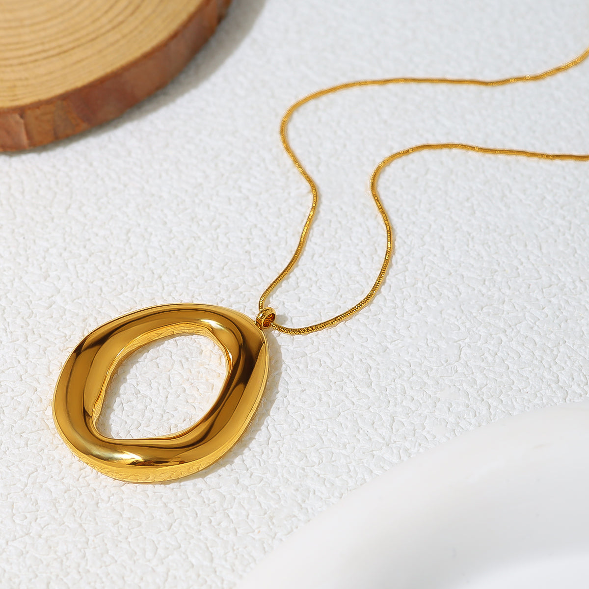 Collar Ovalado Dorado en Oro Bañado