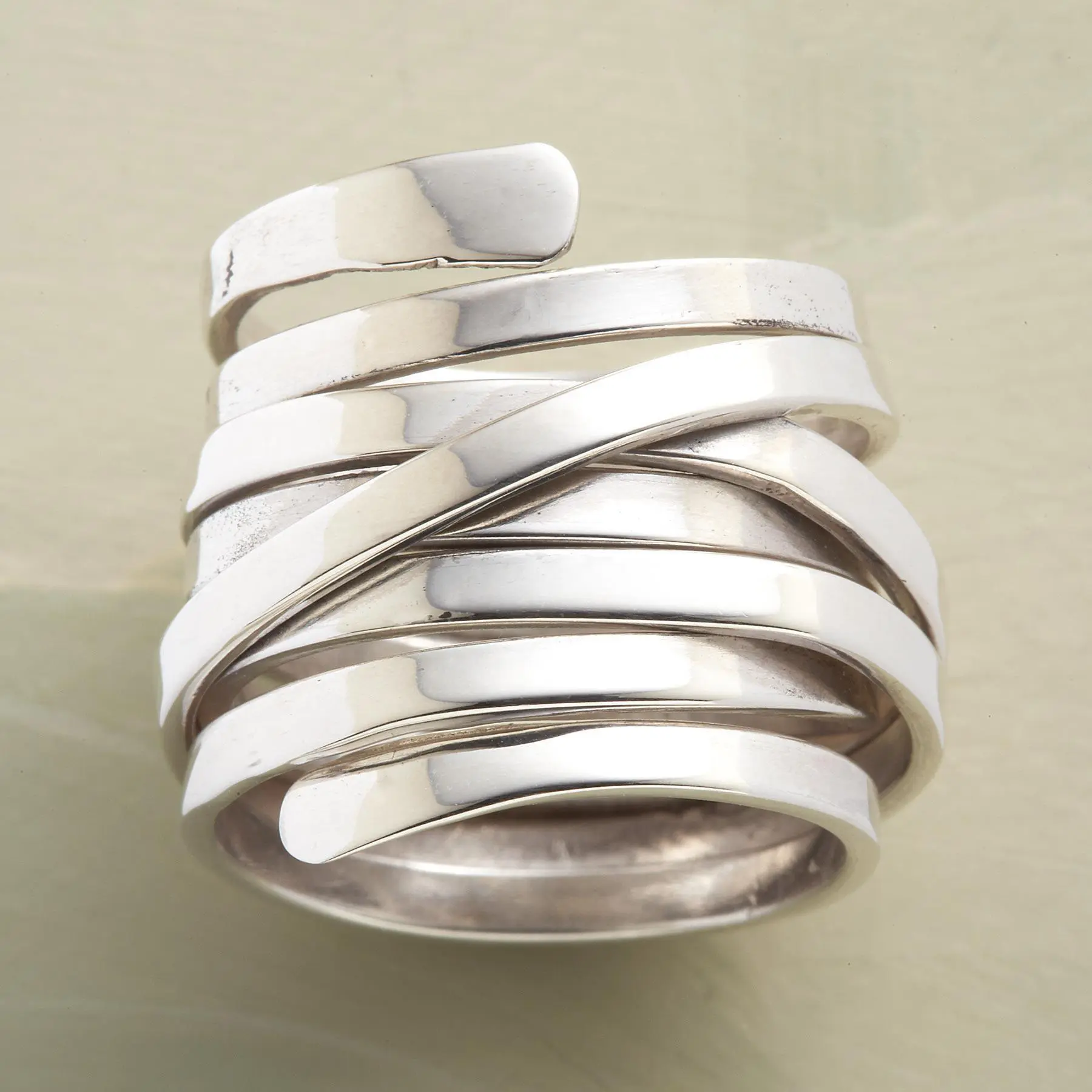 Anillo de Plata Vintage Elegante
