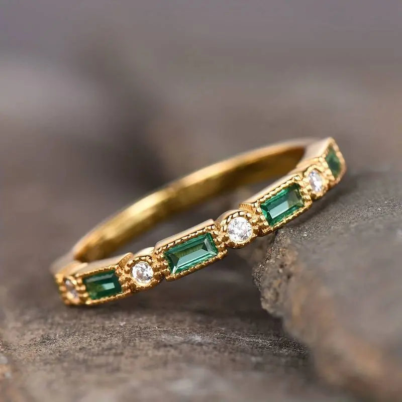 Anillo Vintage de Oro con Zirconio Verde