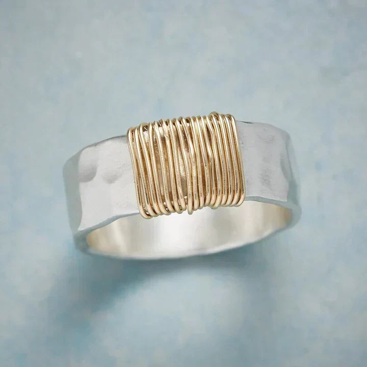 Anillo vintage en oro y plata atemporal