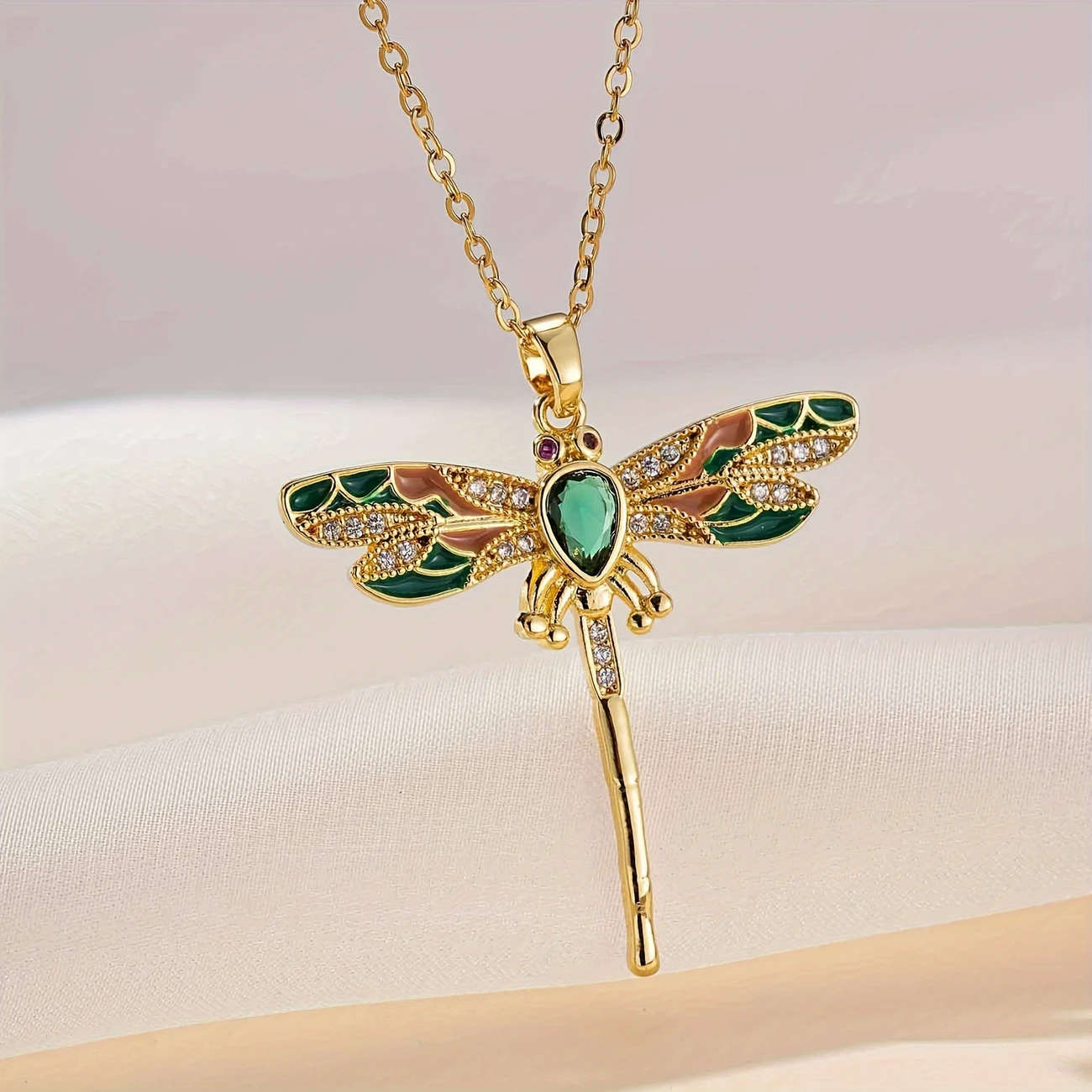 Collar luminoso con libélula verde