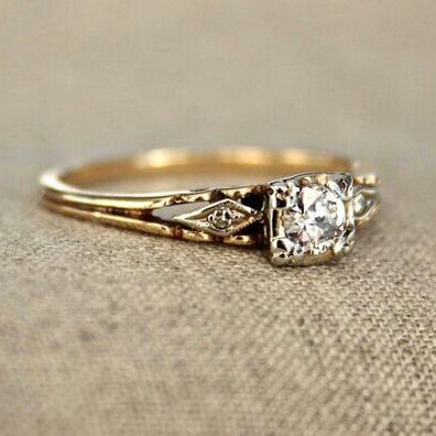 Anillo de Oro Fino Vintage con Circones