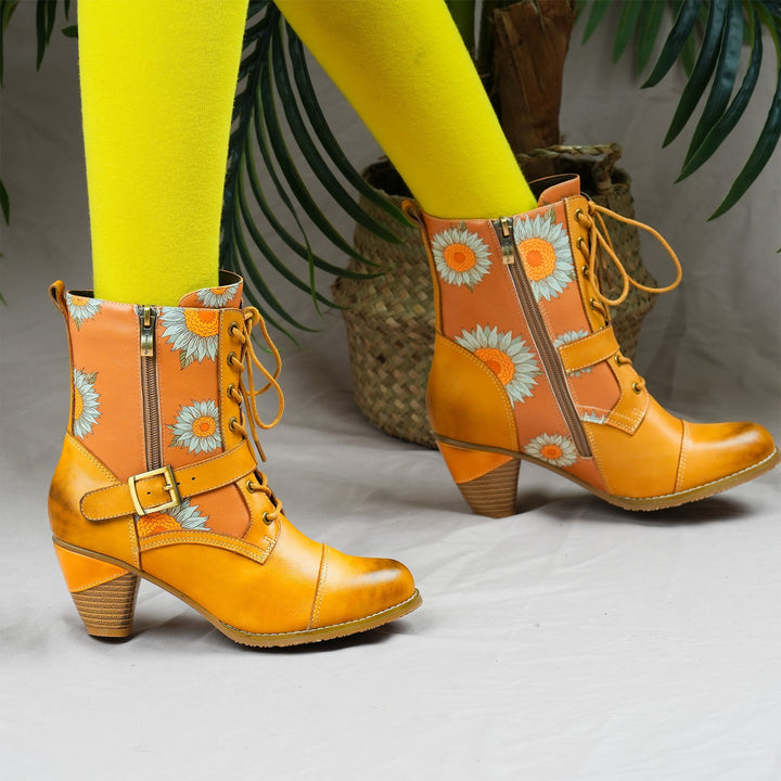 Luisa — Botines con Cordones y Flor Dorada