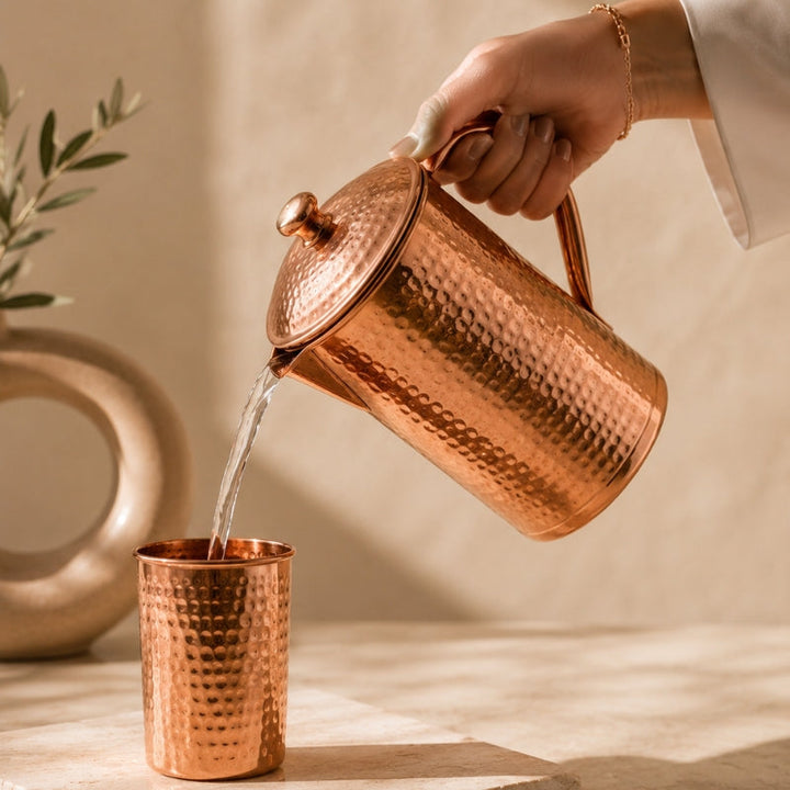 SAVOIR-FAIRE ARTISAN — CARAFA MARTILLADA EN COBRE