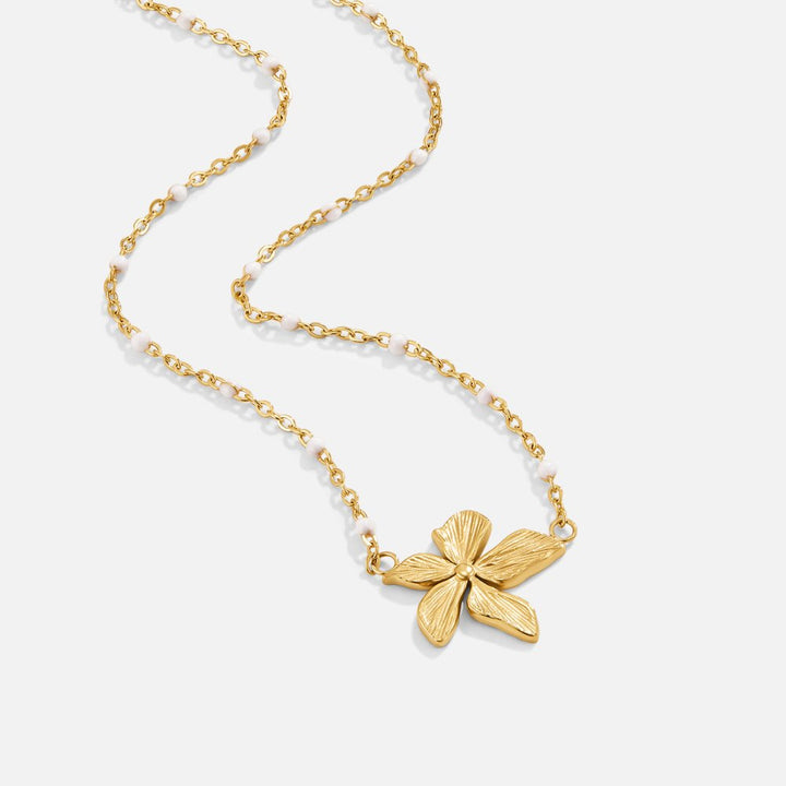 Collar Elegante con Flor de Oro